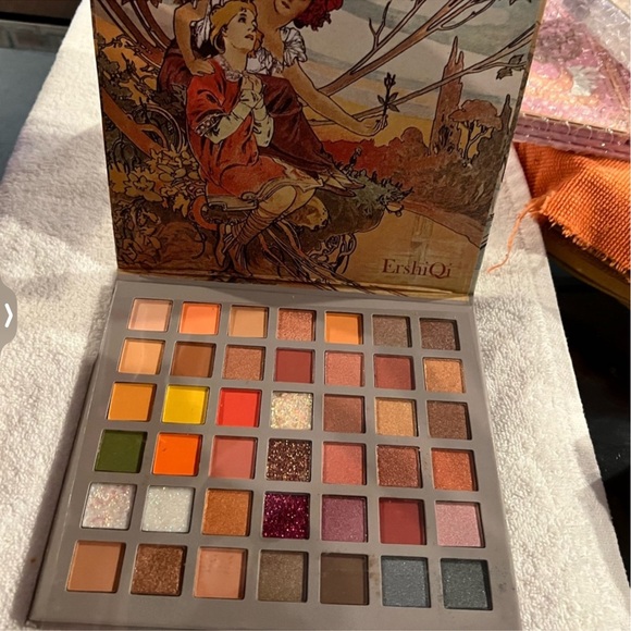 Eyeshadow palette - Picture 6 of 7